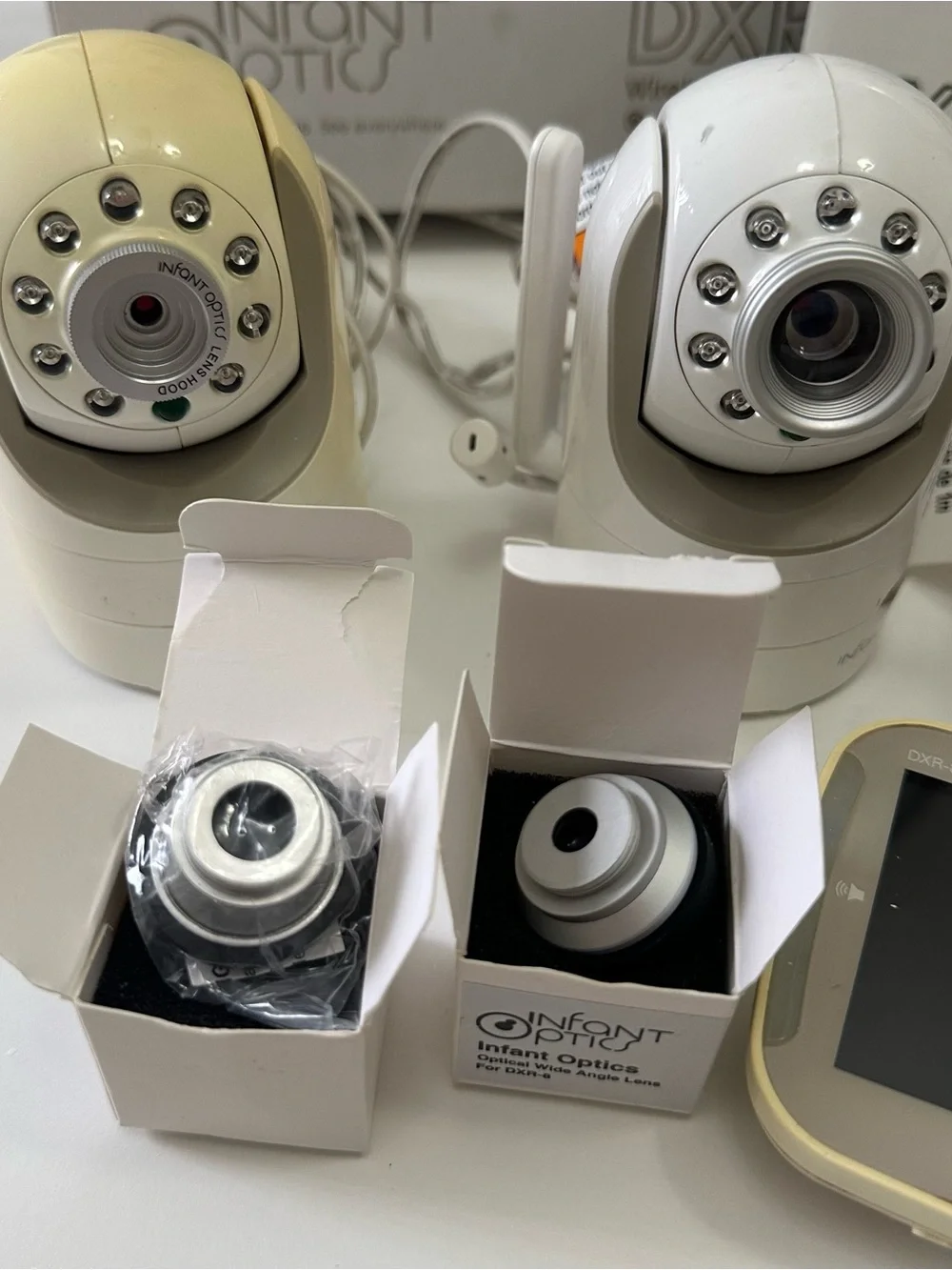 Infant Optics DXR-8 Wireless Digital Video Baby Monitor - White/Cream